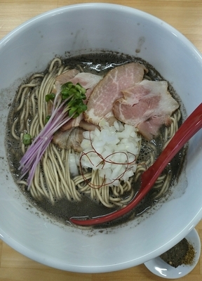 「煮干らーめん【セメント一番搾り】」@めんや天夢の写真