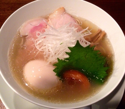 「梅塩拉麺 900円　味玉100円」@創作麺工房 鳴龍の写真