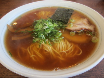 「醤油ラーメン大盛り￥８５０」@支那そばや 鶴ヶ峰店の写真