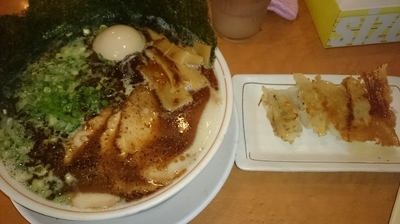 「黒豚骨＋小餃子」@つけ麺中華そば 節 本八幡店の写真