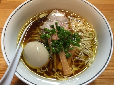 「醤油ラーメン 味玉」@麺屋 彩香の写真
