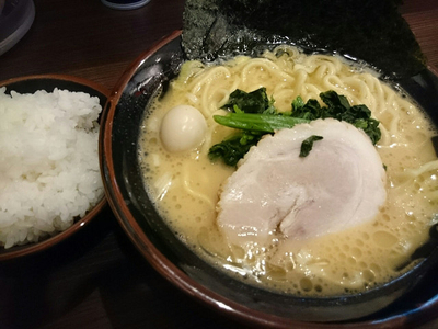 「豚骨醤油ラーメン」@横浜家系ラーメン 一刀家 秋葉原店の写真