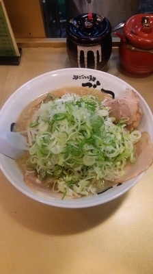 「しょう油ラーメン（薬味多め）」@超ごってり麺 ごっつの写真