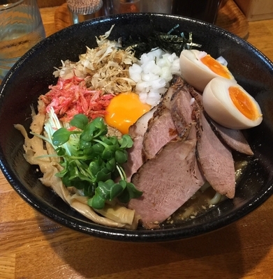 「まぜそば(特製トッピング)」@麺屋 鶏口の写真