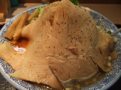 「【限定】背脂らー麺＋小豚　７００円＋１５０円」@らー麺土俵 鶴嶺峰の写真