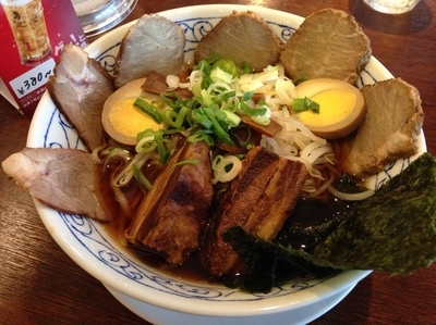 「当店NO.1デラックスらーめん （1290円、税抜き）」@紅虎餃子房 青葉台東急スクエア店の写真