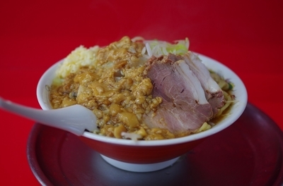 「ラーメン(ニンニク・アブラ)700円」@麺でる 田園調布本店の写真