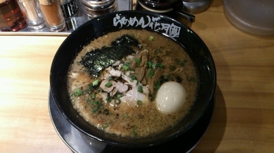 「嵐げんこつらあめんBLACK_730円」@らあめん花月嵐 東高円寺店の写真