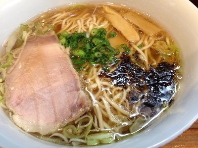 「「駅前限定」淡口醤油ラーメン」@町田汁場 しおらーめん進化 町田駅前店の写真