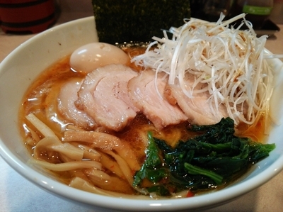 「ちょい辛らーめん＋味玉＋しらがねき＋チャーシュー」@らーめん将貴の写真