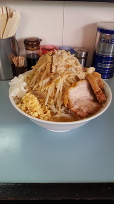 「リッチ☆(硬め、タマネギニンニクマシマシ、他全マシ)」@らーめん☆王子の写真