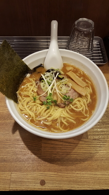 「ラーメン(大盛無料、硬め)」@豚骨ラーメン 甲斐の写真