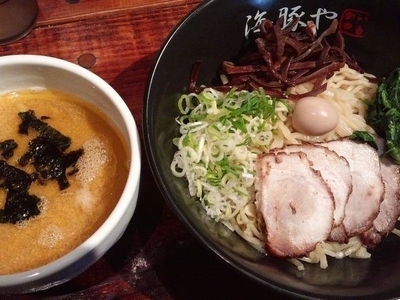 「つけめん＋チャーシュー」@西新 海豚やの写真