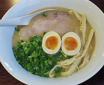 「鶏白湯醤油＋煮玉子（１００円）＝８５０円」@麺屋 菜々兵衛の写真