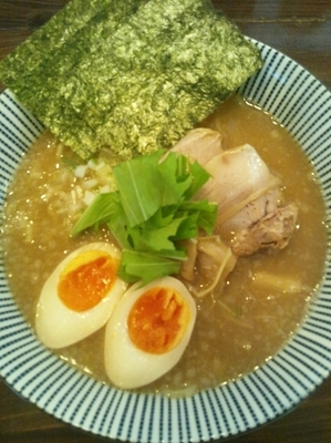 「味玉入り中華そば」@麺屋 やま昇の写真