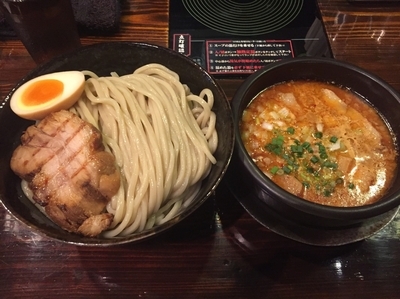「辛塩つけ麺（大盛+炙りチャーシュー)」@中華そば ことぶきやの写真