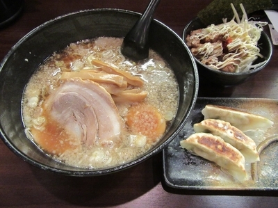 「特製しょうゆらーめん＋セット４（７３０＋４８０＝１２１０円」@麺や 陽空の写真