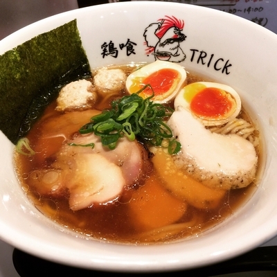 「味玉鶏の醤油らーめん」@鶏喰～TRICK～の写真