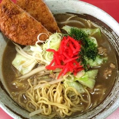 「ソースらーめんハムカツのせ850円」@中華料理 大輦の写真