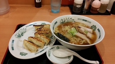 「中華そば390円（大盛り分無料）+餃子200円」@日高屋 エルミ鴻巣店の写真