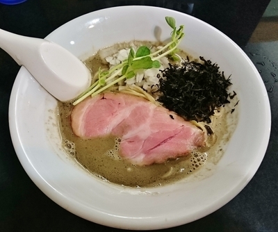 「濃厚煮干そば（平子背黒） \780」@麺処 晴の写真