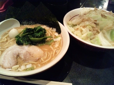 「ラーメン+半ライス+もやキャベ」@横浜家系 だるま家の写真