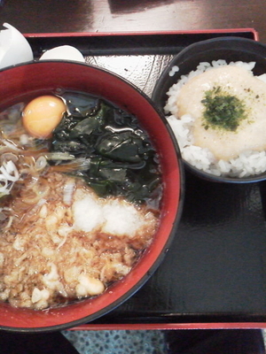 「朝定食（半とろろセット）\350」@蕎麦 さだはる 西新橋店の写真