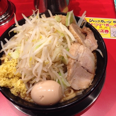 「味噌ラーメン 豚マシ 味玉」@ジャンクガレッジ 吹上店の写真