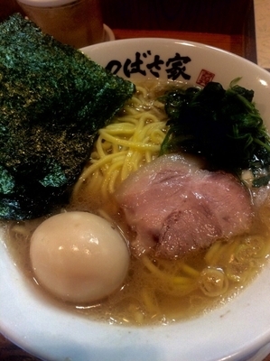 「味玉ラーメン」@横浜家系ラーメン つばさ家 立川店の写真