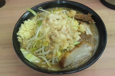 「大ラーメン(全マシ)」@魔人豚の写真