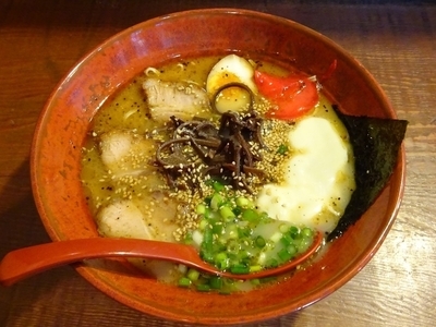 「ラーメン（700円）＋チーズ＋温たまおじや（200円）」@分田上の写真