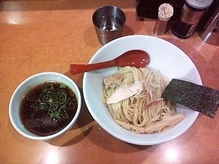 「媛っこ地鶏醤油つけ麺」@麺屋 翔 西新宿本店の写真