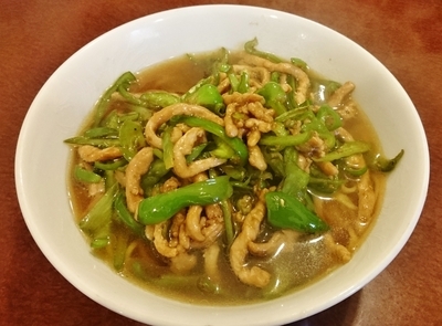 「リアル青椒肉絲麺（裏メニュー） \980」@晴々飯店の写真