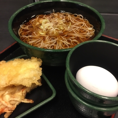 「朝そば（玉子）（￥330）＋いか天（クーポン）」@ゆで太郎 三田3丁目店の写真