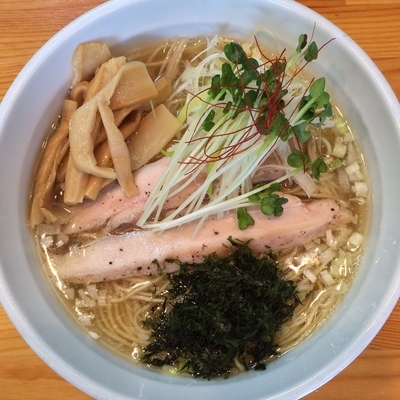 「塩ラーメン ￥780円(中盛・無料サービス)」@麺笑 コムギの夢の写真