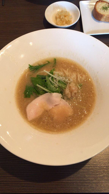 「鶏白湯しょうゆラーメン」@うさぎ食堂 中目黒店の写真