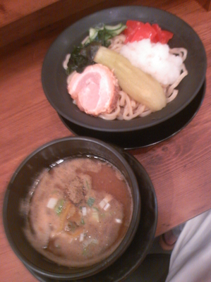 「おろし野菜つけ麺（季節限定）８９０円」@横浜家系ラーメン 武骨家 恵比寿店の写真