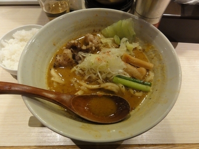 「もつカレーらーめん」@鷄魚介 ほそ道の写真