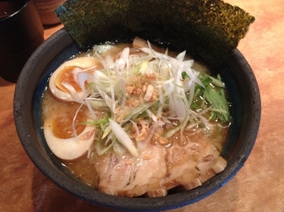 「特製ラーメン・塩（900円）」@俺の創作らぁめん 極やの写真