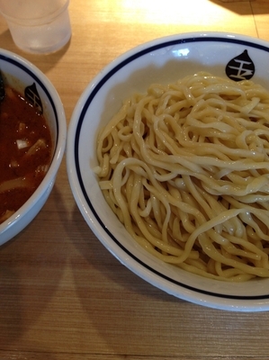 「辛いつけめん＋味玉」@つけめん 玉 町田店の写真