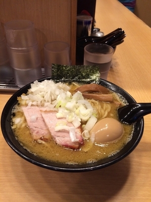 「味玉ラーメン」@天然豚骨醤油 らーめん玉 超大吉 上野店の写真