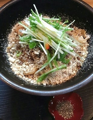 「【曜日限定】冷し担々麺810円」@豆でっぽうの写真