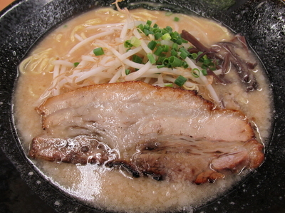 「極み豚骨醤油　「750円」」@ラーメン竹岡屋 岩槻店の写真
