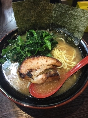 「ラーメン中盛ほうれん草増し、硬め」@麺屋 だるまの写真