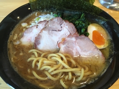「特製豚骨880円」@横浜家系ラーメン 天辺家の写真