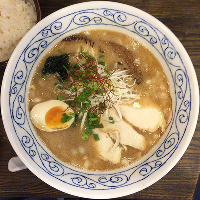 「濃厚あら焼鶏白湯そば＋半ライス（サービス）」@あら焼鶏白湯 カシムラの写真