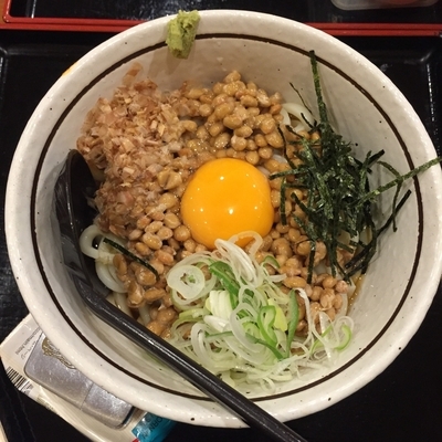 「冷やし納豆うどん」@山田うどん 蒲田店の写真