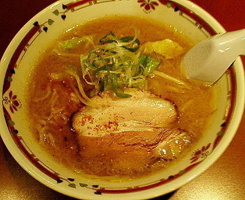 「味噌らーめん　８００円」@狼スープの写真