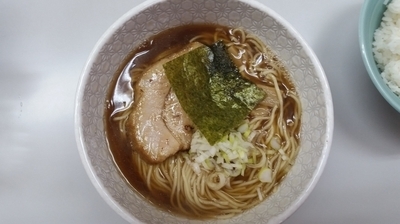 「煮干そば¥730+無料ライス」@麺や 金黒の写真