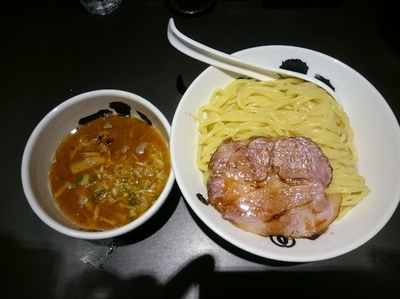「つけ麺 白 あつもり 大盛 ￥860」@麺屋武蔵 武骨相傳の写真